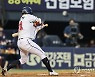 2루타 치는 정수빈