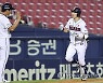 허경민 2점 홈런!