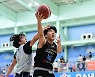 [JB포토] 2022 KBL 유소년 클럽 농구대회, 삼성 U18 강민성 '수비 한명쯤이야'