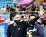팬 인사 하는 김연경