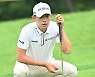 [포토] 퍼팅라인 읽는 김비오