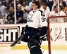 [기억할 오늘]NHL 하키의 역사를 새로 쓴 여성 선수