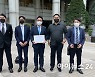 [포토] '우마무스메' 소송 대표단, 카카오게임즈 상대로 23일 고소장 접수