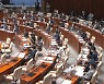 2300선 붕괴에도 7천억 쏜 개미..다음주 '이것' 봐야 [증시프리즘]
