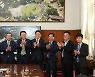 김영환 충북지사, 베트남 타이빈성 대표단 접견