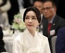 '김 여사 논문 의혹' 증인 단독 채택한 민주 "국민 알고 싶어해" VS 與 "정치폭력"