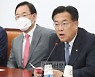 "나사 빠진 與, 재판부 기피로 이준석 도와" 내부비판