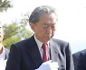 하토야마 前 총리, 3·1운동 기념탑서 "일본사람으로서 깊이 사과"