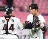 주권-김준태 '기분좋은 3연승' [MK포토]