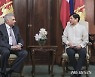 스리랑카 대통령과 회담하는 필리핀 대통령