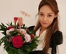 안현모, ♥라이머와 결혼기념일 5주년 "카드 내용 늘 복붙, 꽃다발 합격"[TEN★]