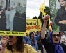 히잡 시위발 이란 반정부 운동 확산?..남동부 경찰서 '습격사건'