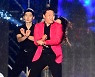 [포토] 싸이, '강남스타일' 10주년 말춤