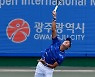 서브 날리는 남지성