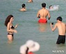 '10월에 등장한 비키니'