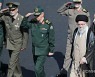 '히잡 시위'에 입 연 이란 최고지도자 "미국·이스라엘의 계획"
