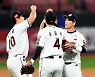 [포토] KT 마법사 '이겼다'