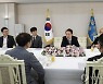 尹 "여러분의 세일즈맨 되겠다.. 순방마다 모시고 나갈 것"