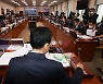 "임대주택 줄이고 분양주택 늘려".. LH '땅·집장사' 집중포화