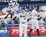 일본야구 무라카미, 일본인 한 시즌 최다 홈런 56개 신기록 수립