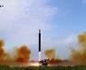 북 중거리탄도미사일 일본 통과..한미, 대응 타격훈련