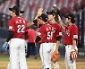 '최초 와이어 투 와이어' SSG, 창단 첫 우승 확정! KS 직행