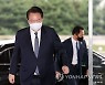 출근하는 윤석열 대통령