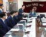 대한노인회 방문해 간담회하는 이재명 대표