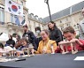 프랑스 파리 15구청에서 진행한 미니 소반 만들기 체험