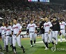 LG 패배에 SSG 1위 확정