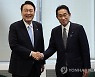 尹, 내일 日기시다와 통화..北미사일 규탄·대북공조 논의할듯(종합)