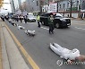 마을공동체 조례 폐지 반대하며 서울시청까지 오체투지 삼보일배