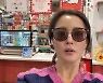 김희선, 이기적인 미모…'민낯 얼굴에 선글라스'만 쓰고 카페서 포착