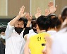 "선수들은 얼마나 이기고 싶을까." 선수들의 마음을 어루만진 노감독[장충 코멘트]