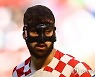 [월드컵] 손흥민, 마스크 아무 문제 없어!…크로아티아 그바르디올 보호대 차고도 펄펄