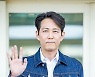 이정재, '헌트'로 신인감독상..런던에서 '스타워즈' 촬영 불참 [42회 영평상]