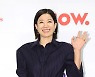 [포토] 전혜진 '반가운 손인사'