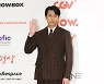 [포토] 정우성 '반가운 손인사'