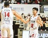 '변준형 22득점' KGC, 접전 끝에 KCC 꺾고 3연승 질주