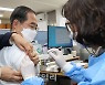 [포토]총리,코로나19 2가백신 추가접종