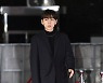 [포토]레드카펫 밟으며 입장하는 지코