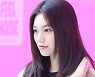 김도연, 또렷한 이목구비