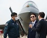 `바이든 선글라스` 착용한 尹대통령…"방산 수출은 우방국 협력 강화"
