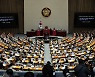 이태원 참사 45일 국조 시작…‘대검 포함’ 놓고 하루 보냈다