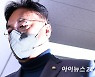 [포토]비공개 의원총회 참석하는 정진석 비대위원장