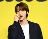'내달 최전방 입대' 방탄소년단 진 "훈련소 오시면 안 돼요" 당부