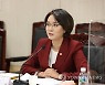 인사말 하는 이영 장관