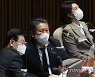 정청래 최고위원과 대화하는 이재명 대표