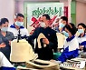 북한의 순천구두공장 모습…"재품 질 개선에 박차"