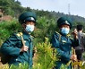 노동신문 "아버지도 아들도 애국자"…산림감독원 부자 조명